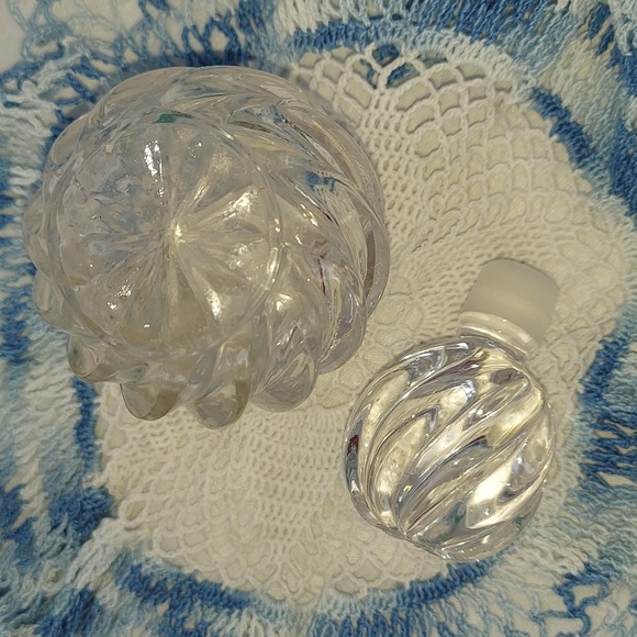 Crystal Perfume Decanter - Picture 2 of 4